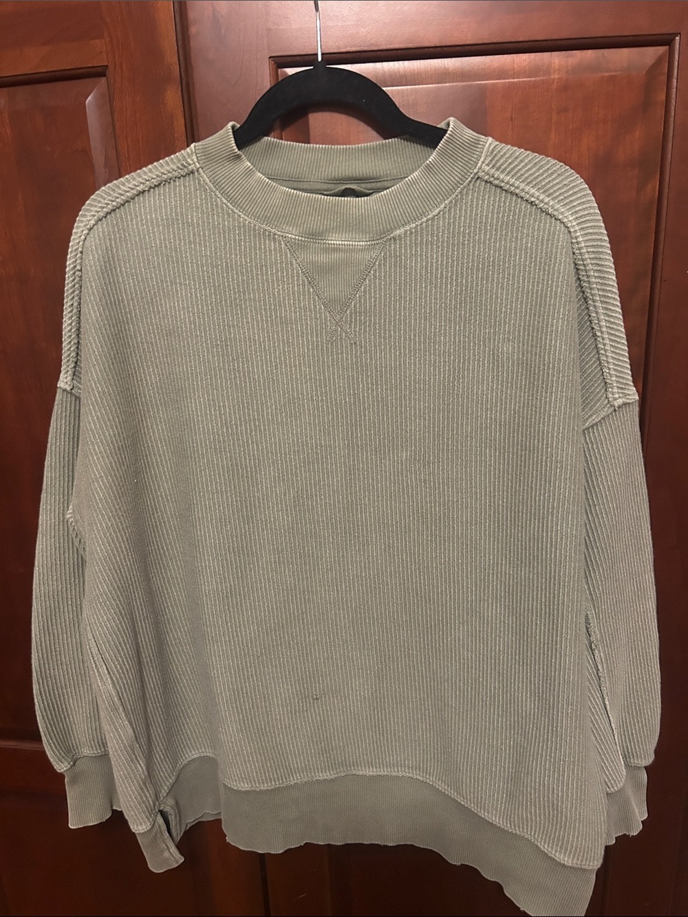 aerie women’ oversized top in Sage/ army Green Ribbed Thermal
